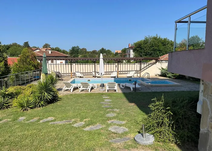 Appartement Sunny House Pismenovo