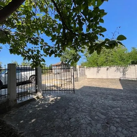 Sunny House Apartman Piszmenovo