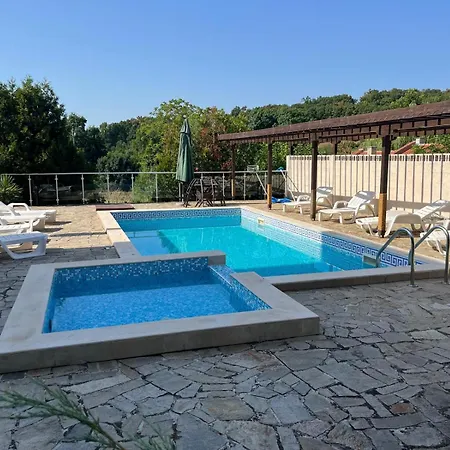 Sunny House Apartman